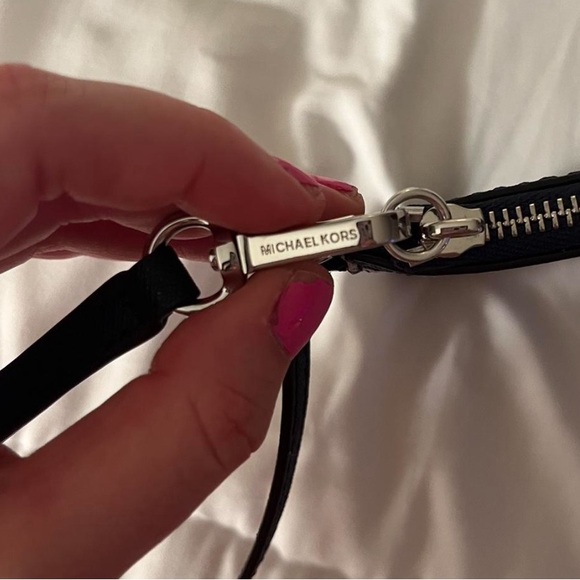 NWT Navy and Silver Michael Kors Wallet - Picture 6 of 8